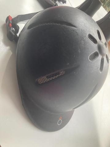 Paardrijhelm beschikbaar voor biedingen