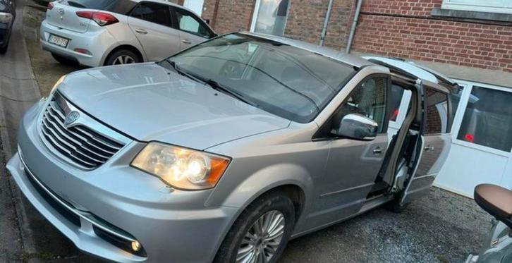 Lancia Voyager 2.8 diesel, 163 pk, 7 zitplaatsen automaat, Auto's, Lancia, Particulier, Voyager, ABS, Achteruitrijcamera, Airbags