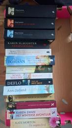 Een kratje met 14 romans, Ophalen, Zo goed als nieuw, Nora Roberts, België