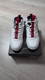 Karl kani maat 44, Ophalen