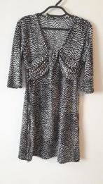 ZWART-WITTE JURK MET PRINT M, Kleding | Dames, Jurken, Ophalen of Verzenden, Zo goed als nieuw, Overige kleuren, Boven de knie
