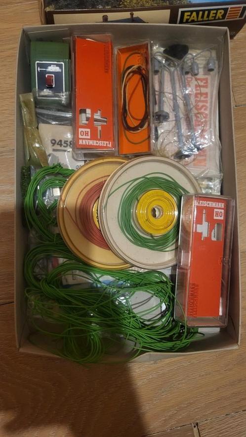 Set voedingen en verlichting voor modelbouw, Hobby en Vrije tijd, Modelbouw | Overige, Zo goed als nieuw, 1:50 tot 1:144, Ophalen