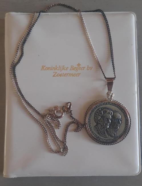 Nederland Zilveren Penning Prinses Juliana Prins Bernhard, Handtassen en Accessoires, Kettingen, Zo goed als nieuw, Zilver, Zilver