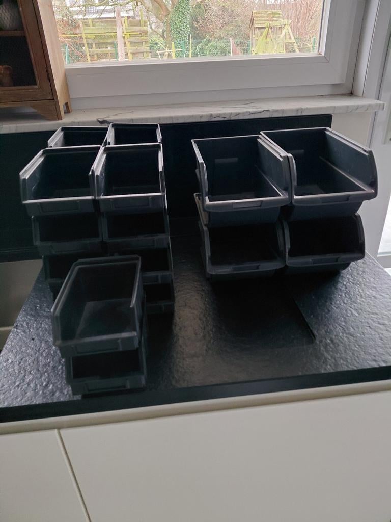 Opbergbakjes garage mancave, Ophalen