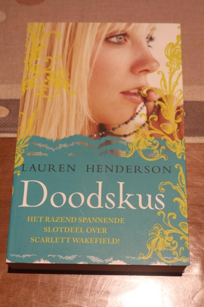 *Doodskus - Lauren Henderson, Boeken, Kinderboeken | Jeugd | 13 jaar en ouder, Zo goed als nieuw, Fictie, Ophalen of Verzenden