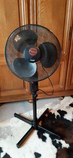 Ventilator op voet., Ophalen, Zo goed als nieuw