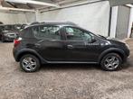 Dacia sandero stepway 1.5 diesel jaar 2015, Auto's, Dacia, Voorwielaandrijving, Euro 5, Stof, Zwart