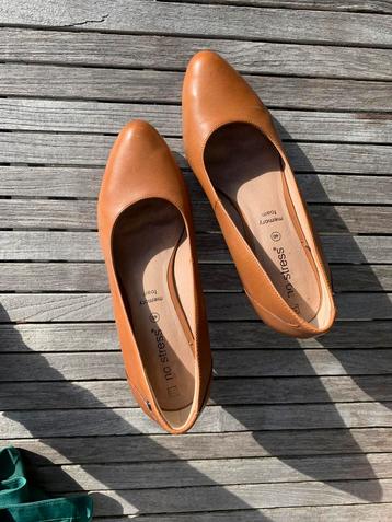 Manfield klassieke pumps – cognac, maat 40, hakhoogte 7 cm beschikbaar voor biedingen