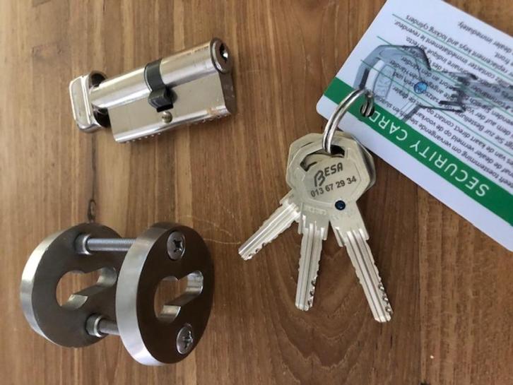 Veiligheidscilinder deur, Doe-het-zelf en Bouw, Hang- en Sluitwerk, Zo goed als nieuw, Slot, Inox, Ophalen