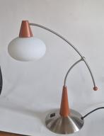 Scandinavische opaline lamp met vintage design, Huis en Inrichting, Lampen | Tafellampen, Ophalen of Verzenden, Zo goed als nieuw