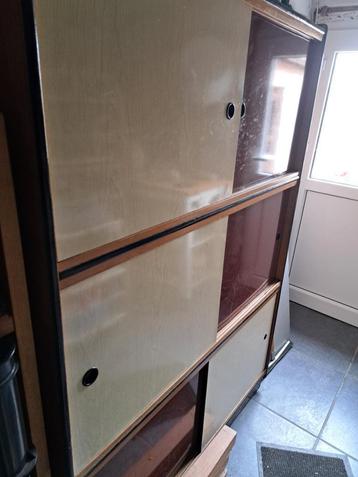 Vintage kast beschikbaar voor biedingen