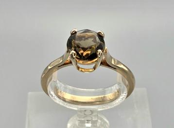Vintage gouden ring met edelsteen topaas. 2025/600. beschikbaar voor biedingen