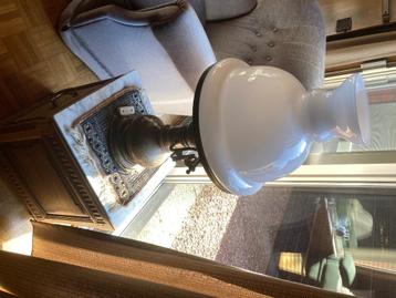 Lamp beschikbaar voor biedingen