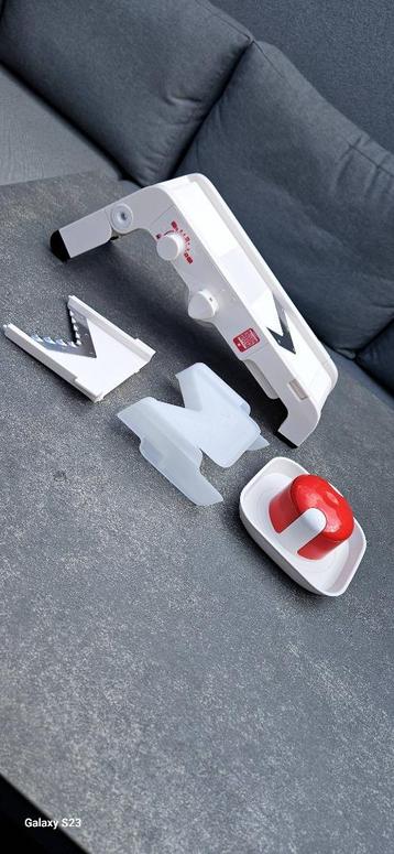 Tupperware mandochef weinig gebruikt., Enlèvement ou Envoi, Comme neuf, Rouge, Autres types