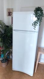 De brede breedte van Indesit werkt perfect, Elektronische apparatuur, Koelkasten en IJskasten, 150 tot 200 liter, Gebruikt, 60 cm of meer