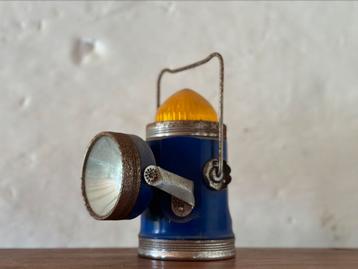 Vintage draagbare lamp beschikbaar voor biedingen