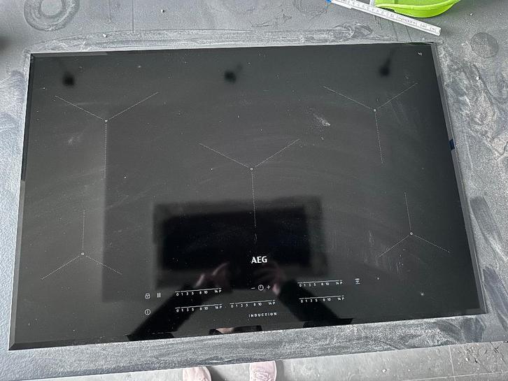 AEG inductie IKE85431FB, Elektronische apparatuur, Kookplaten, Nieuw, Inbouw, Inductie, 5 kookzones of meer, Ophalen