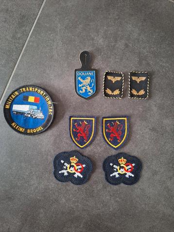 Lot emblemen beschikbaar voor biedingen
