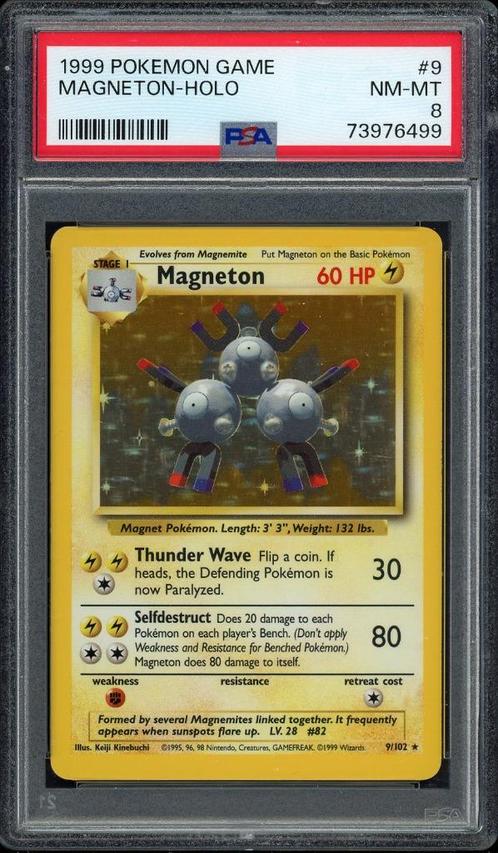 Magneton Holo PSA 8 - 9/102 - Base Set 1999, Hobby en Vrije tijd, Verzamelkaartspellen | Pokémon, Zo goed als nieuw, Losse kaart