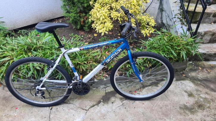 Rockrider fiets van 26 inch en 21 versnellingen, Fietsen en Brommers, Fietsen | Mountainbikes en ATB, Zo goed als nieuw