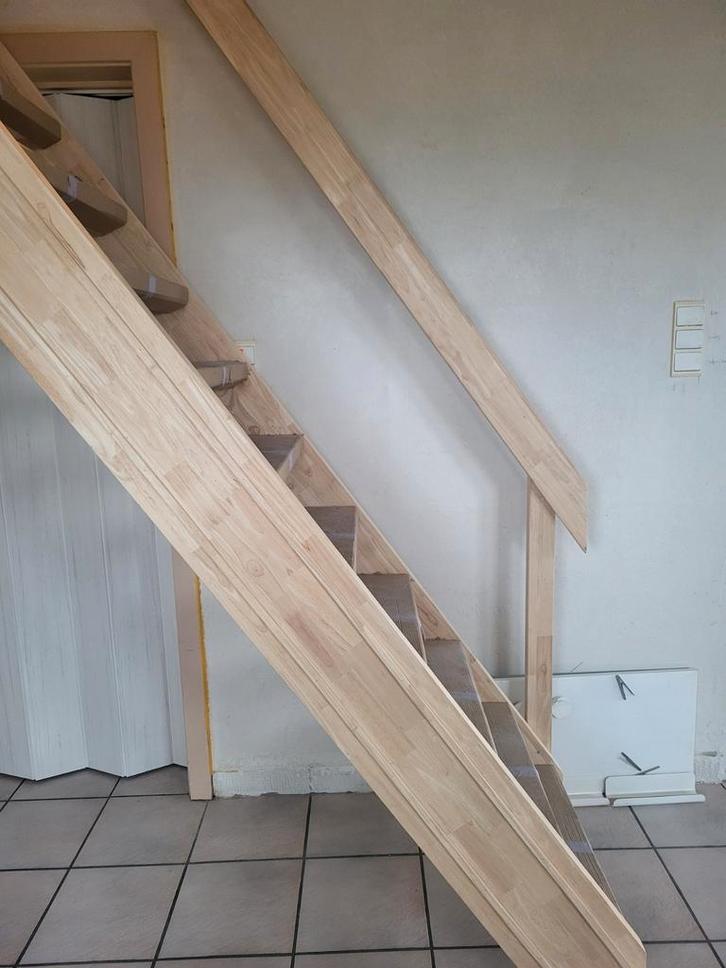 Vaste (zolder)Trap - Nieuwe staat., Jardin & Terrasse, Poteaux, Poutres & Planches, Enlèvement