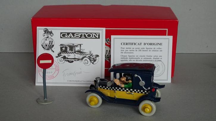 Pixi 4704 Gaston dans sa voiture, Collections, Statues & Figurines, Comme neuf, Humain, Enlèvement