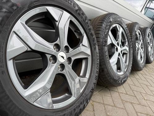 Set 18 inch originele Ford Mustang Mach-E velgen zomerbanden, Auto-onderdelen, Banden en Velgen, Banden en Velgen, Zomerbanden