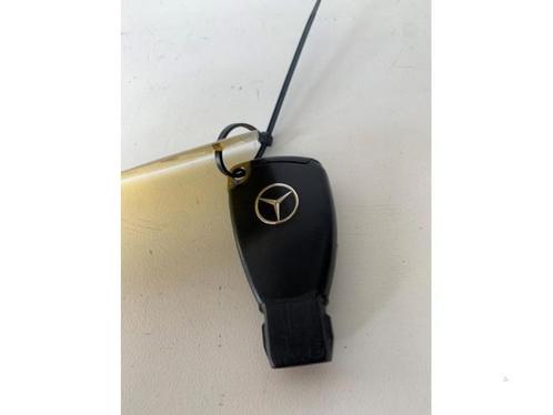 Clé d'un Mercedes E-Klasse, Autos : Pièces & Accessoires, Autres pièces automobiles, Mercedes-Benz, Utilisé, 3 mois de garantie