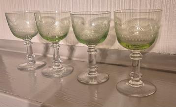 4 antieke art nouveau uranium glazen beschikbaar voor biedingen