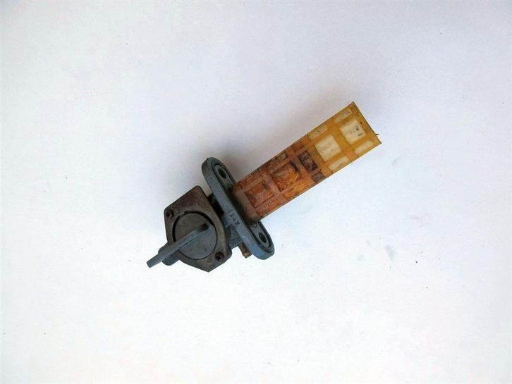 Kawasaki GPz750 benzinekraan GPz 750 benzine brandstof kraan, Motoren, Onderdelen | Kawasaki, Gebruikt, Ophalen of Verzenden