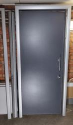 La porte extérieure avec cadre, plateaux en ALU, poignée, Enlèvement ou Envoi, Porte extérieure, Comme neuf, Porte pliante