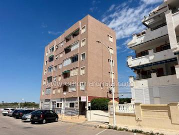 REF.4552 Appartement au centre de La Mata, avec piscine beschikbaar voor biedingen