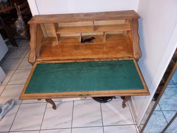 Secrétaire ancien  beschikbaar voor biedingen