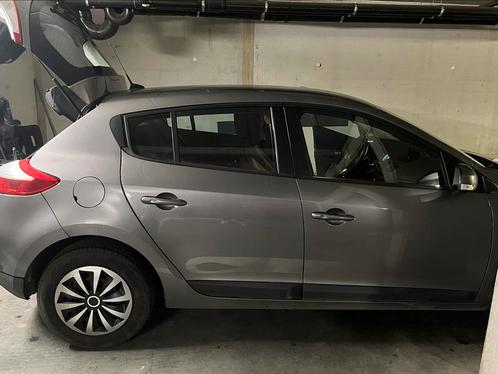 Renault Megane 1.6 benz 40.000KM!!, Autos, Renault, Particulier, Mégane, Essence, Euro 5, Enlèvement ou Envoi