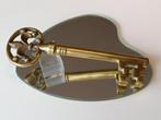 Prachtige antieke bronzen sleutel, heel mooi stuk. 1950/60, Antiek en Kunst, Antiek | Woonaccessoires, Ophalen of Verzenden