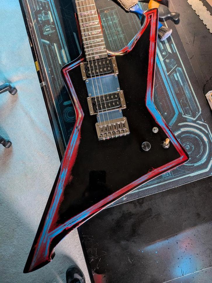 Harlem Z gitaar (omgebouwd), Musique & Instruments, Instruments à corde | Guitares | Électriques, Comme neuf, Solid body, Autres marques