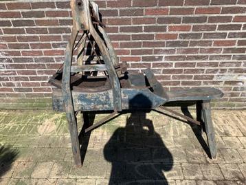 Antieke wolplukker  beschikbaar voor biedingen