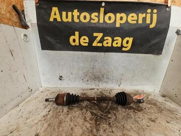 Aandrijfas links-voor van een Peugeot 207 beschikbaar voor biedingen