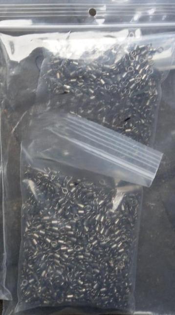 Heb toch nog de swiveltjes om op je afhouder te zetten . beschikbaar voor biedingen