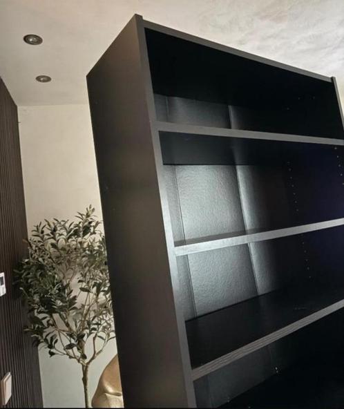 zwarte boekenkast - trofeekast - multifunctioneel, Huis en Inrichting, Kasten | Boekenkasten, Ophalen of Verzenden