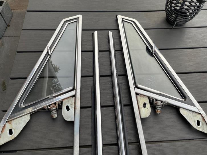 Alfa Romeo Spider tochtraam frame ‘70-‘93 zeer mooie staat, Auto-onderdelen, Ruiten en Toebehoren, Alfa Romeo, Gebruikt, Ophalen of Verzenden