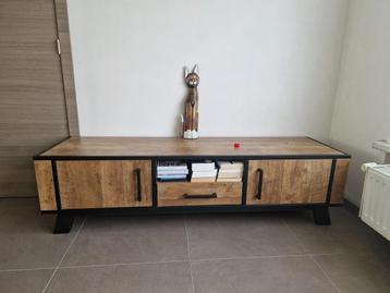tv meubel te koop beschikbaar voor biedingen