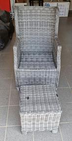 Stoel met verstelbare rugleuning en voetenbankje, Tuin en Terras, Tuinstoelen, Ophalen, Zo goed als nieuw, Wicker, Verstelbaar