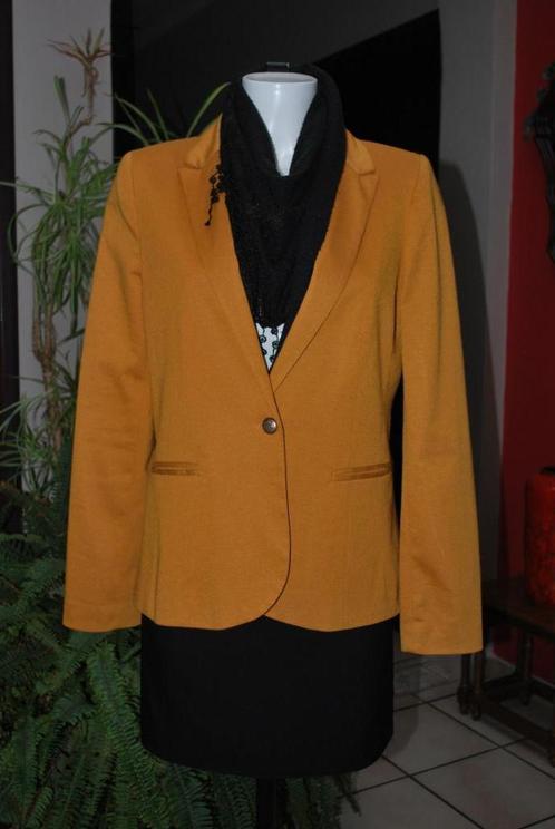 Colbert, C&A “Clockhouse” okergele blazer maat S, Kleding | Dames, Jasjes, Kostuums en Pakken, Zo goed als nieuw, Jasje, Maat 36 (S)