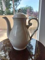 Cafetière/théière blanche h: 21cm., Ophalen of Verzenden, Porselein