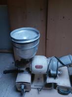 Oude koffiemolen en kaasmolen berkel vintage, Ophalen, Zo goed als nieuw