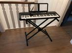 Yamaha Keyboard met statief, Muziek en Instrumenten, Keyboards, Ophalen, Zo goed als nieuw, 61 toetsen, Yamaha