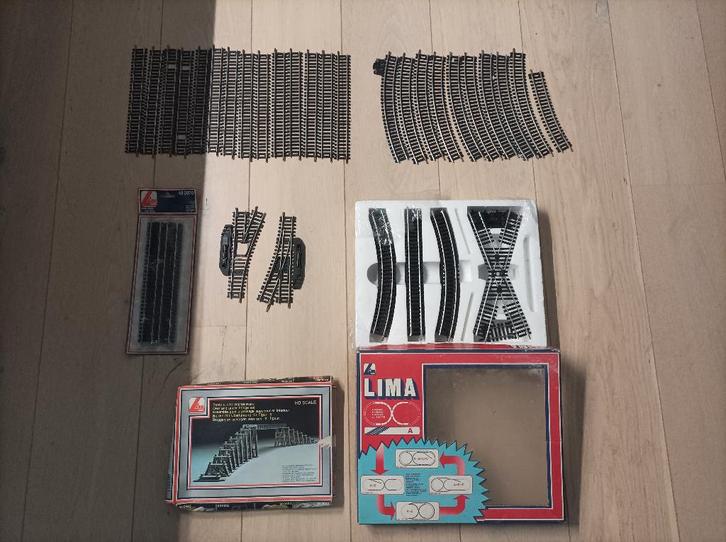 Lima 2 locomotives + wagons + rails, Hobby & Loisirs créatifs, Trains miniatures | HO, Utilisé, Locomotive, Lima, Enlèvement ou Envoi