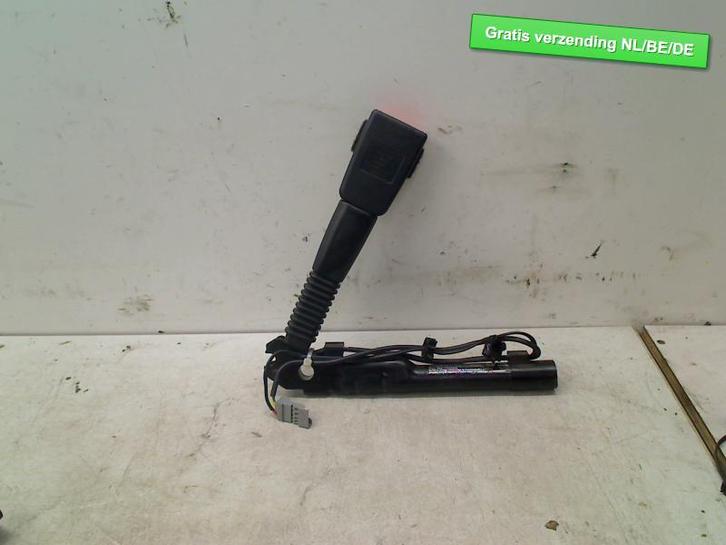 GORDELSLOT RECHTS VOOR BMW 3 serie (E90) (7213564), Auto-onderdelen, Interieur en Bekleding, BMW, Gebruikt
