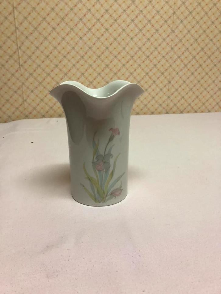 Retro porseleinen vaasje, Antiek en Kunst, Antiek | Vazen, Ophalen